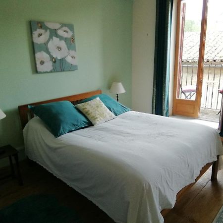 Aux Douces Nuits De Rivel Bed & Breakfast Exterior photo